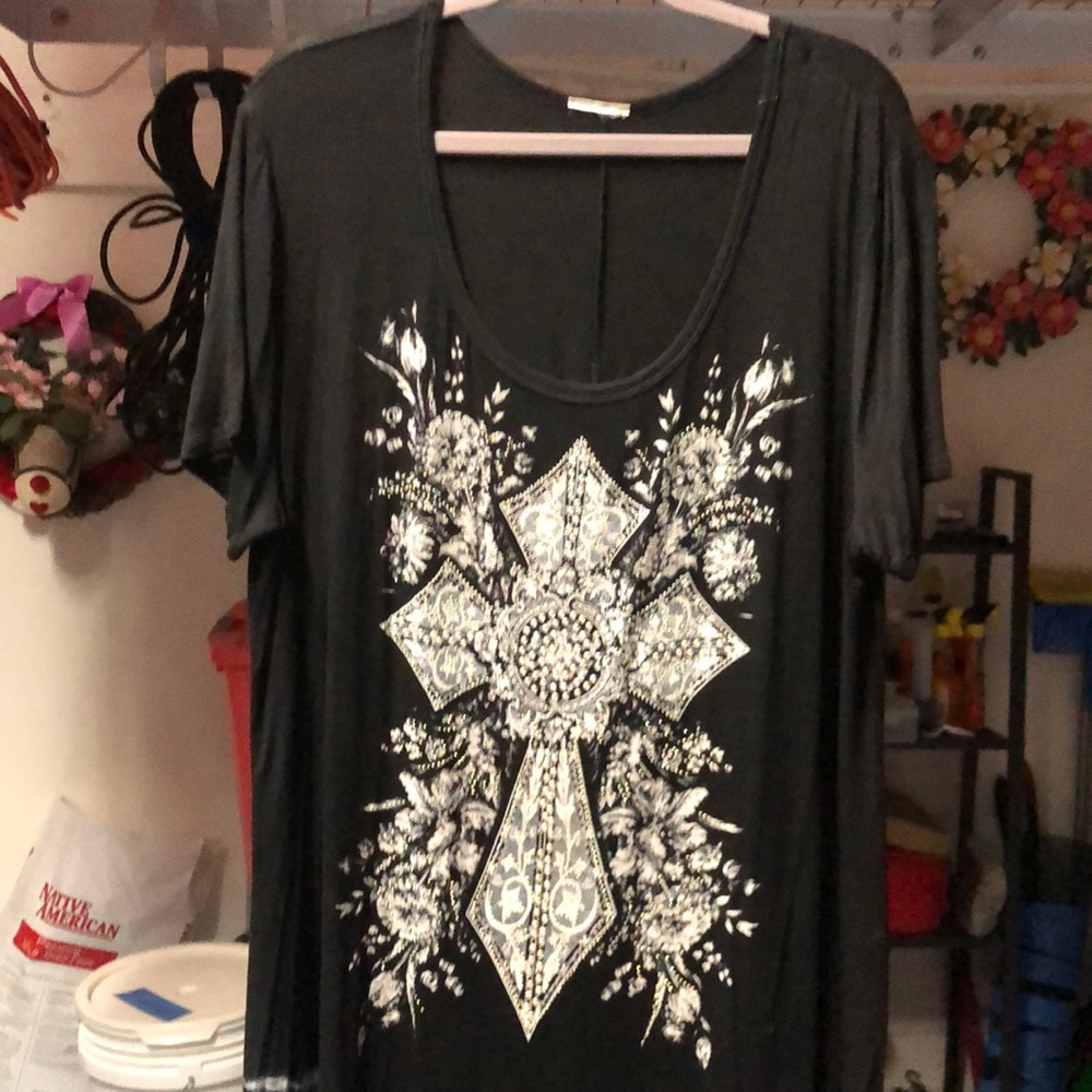 Black cross tunic by Local. Size 2X